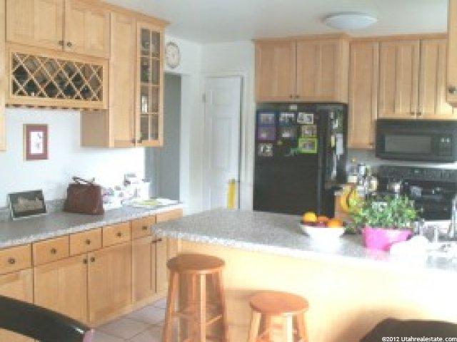 822 E Grenoble Dr, Midvale, UT 84047 — photo 3