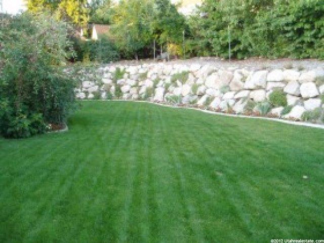 1352 Deerfield Dr, Centerville, UT 84014 — photo 4
