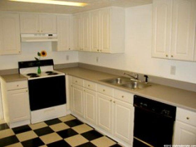286 Marilyn Dr, Clearfield, UT 84015 — photo 5