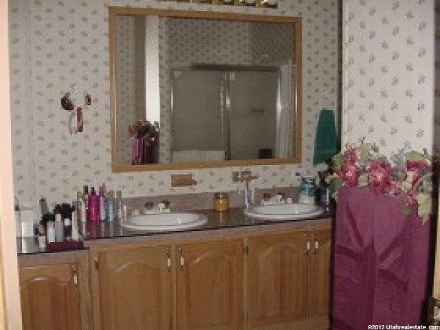 267 W 300 N, Levan, UT 84639 — photo 4