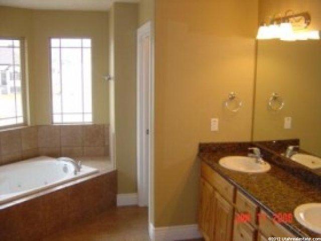 933 W 2400 S, Syracuse, UT 84075 — photo 4