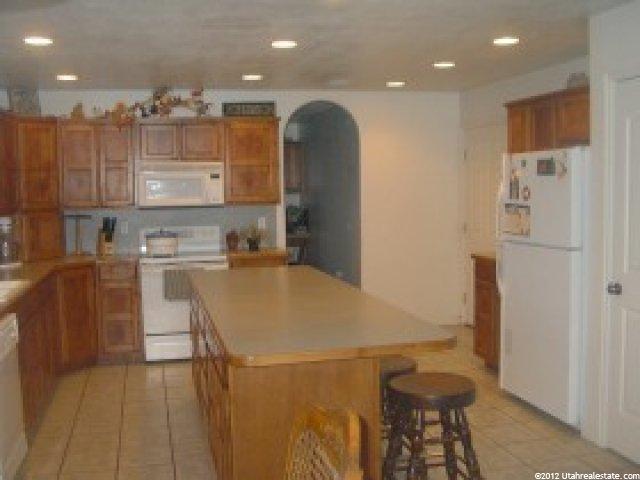 3252 W 1600 N, Clinton, UT 84015 — photo 2