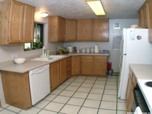 1056 N 450 W, Sunset, UT 84015 — photo 4