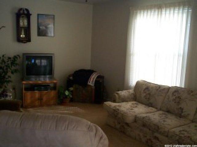 122 W 2100 N, Sunset, UT 84015 — photo 3