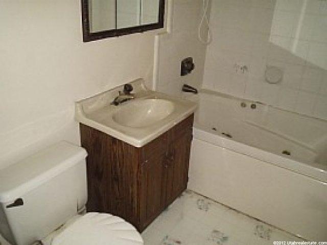 5045 S 2325 W, Roy, UT 84067 — photo 6