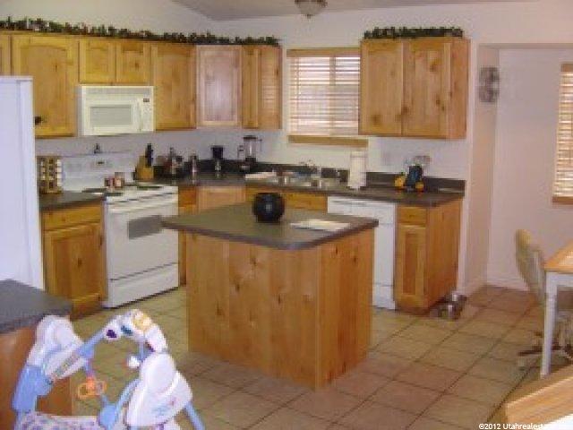2439 W 1600 N, Clinton, UT 84015 — photo 2