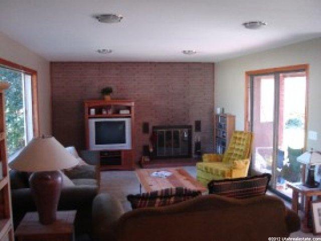565 15th St, Ogden, UT 84404 — photo 2