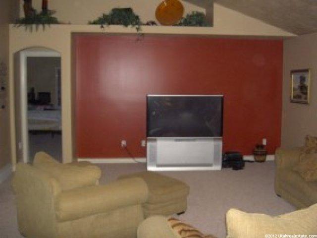 1035 Banbury Dr, Syracuse, UT 84075 — photo 2
