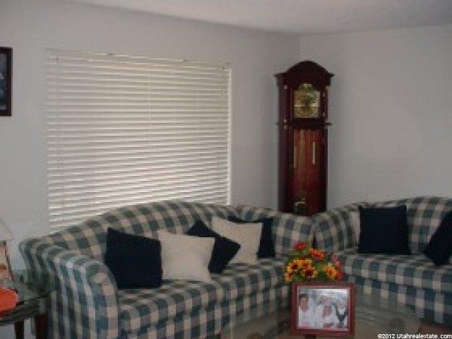 882 N Diamond St W, Layton, UT 84041 — photo 3