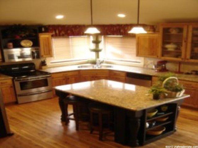 939 E Fitzgerald Ln N, Lehi, UT 84043 — photo 4