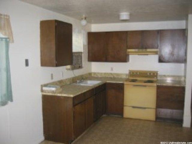 632 W 1750 N, Clinton, UT 84015 — photo 3