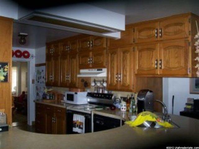 497 S Vernal Ave, Vernal, UT 84078 — photo 2