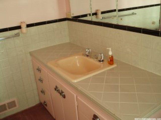 931 S 400 E, Centerville, UT 84014 — photo 6