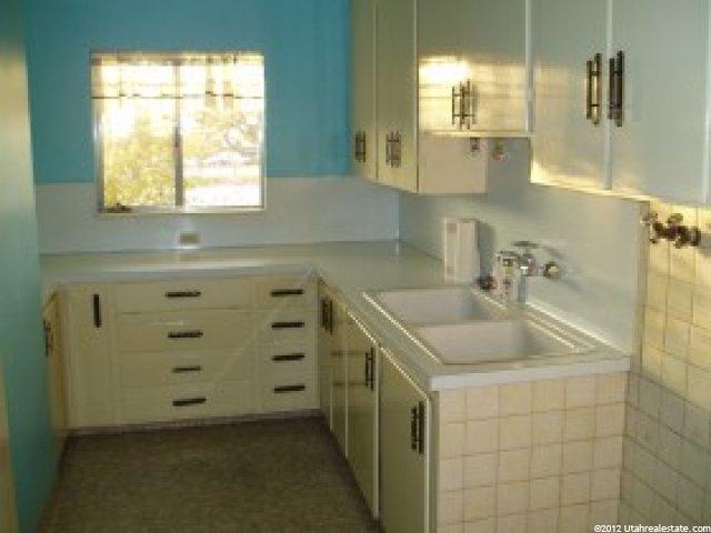 931 S 400 E, Centerville, UT 84014 — photo 8