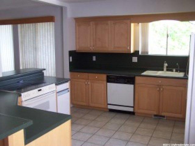 9825 S 2465 E, Sandy, UT 84092 — photo 2