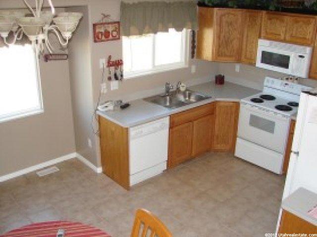 2622 W 1550 N, Clinton, UT 84015 — photo 6