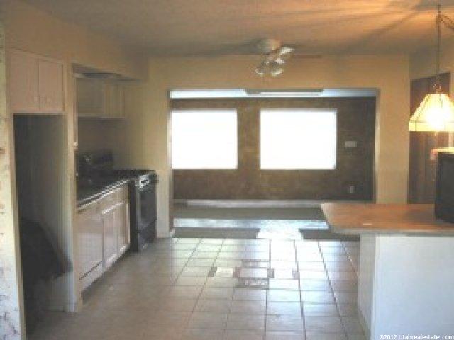 66 N Airlane Dr E, Clearfield, UT 84015 — photo 5