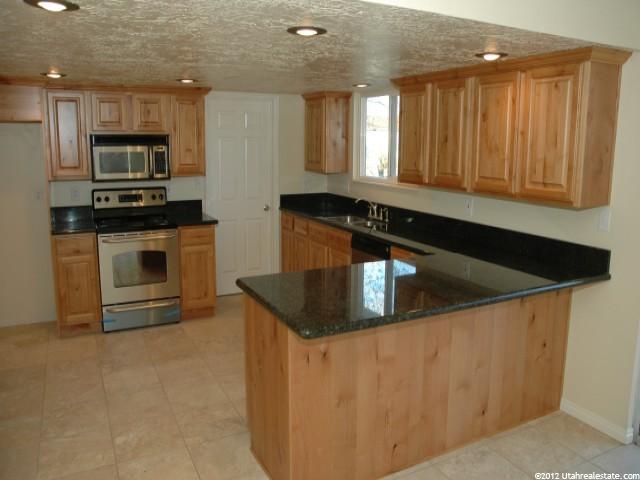 1569 E Longdale Dr, Sandy, UT 84092 — photo 2