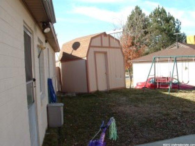 14 Airlane Dr, Clearfield, UT 84015 — photo 2