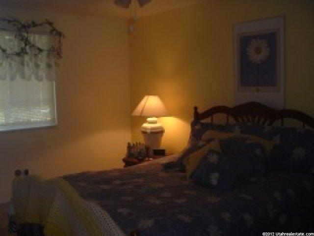 560 S Pitford Dr, Centerville, UT 84014 — photo 3