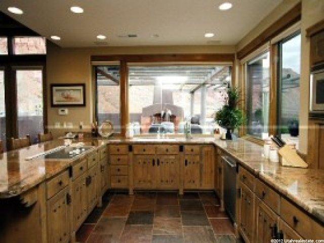 833 Timpe Dr, Ivins, UT 84738 — photo 2