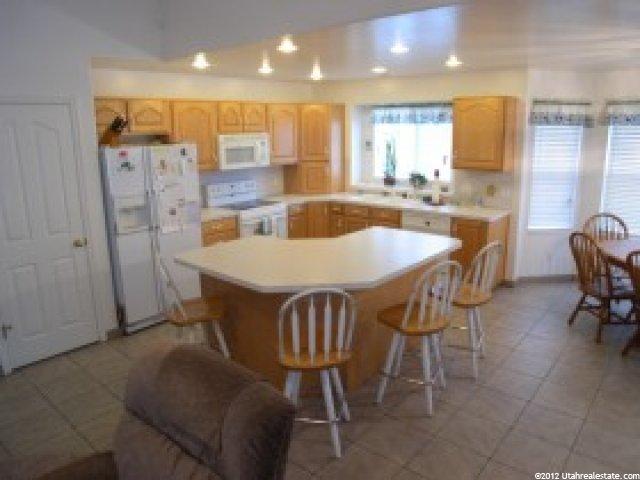 1476 N 1250 W, Clinton, UT 84015 — photo 2