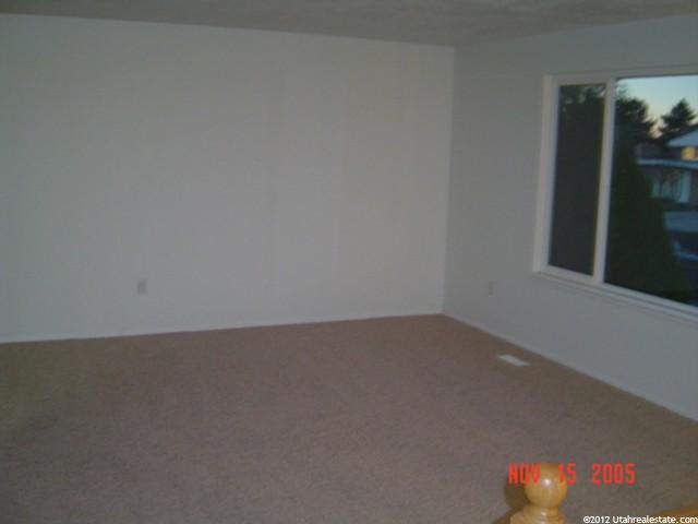 1040 Larkspur Dr, Sandy, UT 84094 — photo 2