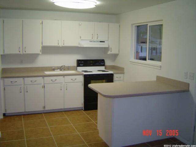 1040 Larkspur Dr, Sandy, UT 84094 — photo 4