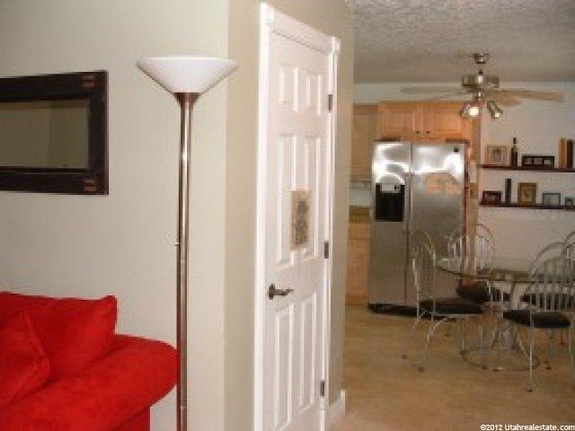4022 S Vernon Cir E #A, Holladay, UT 84124 — photo 2