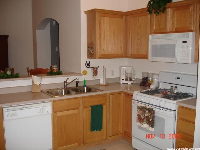 33 E Courtyard Ln, Centerville, UT 84014 — photo 3