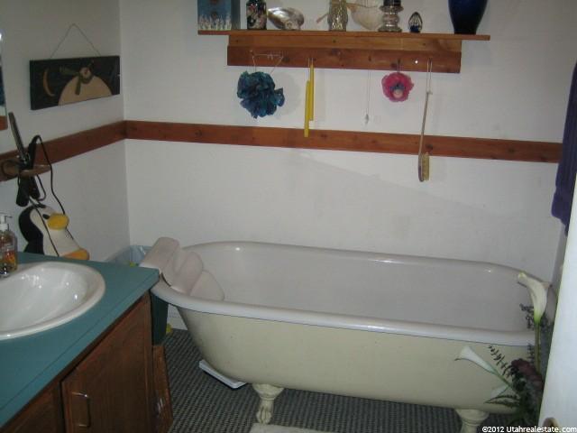 859 N 400 E, Logan, UT 84321 — photo 4