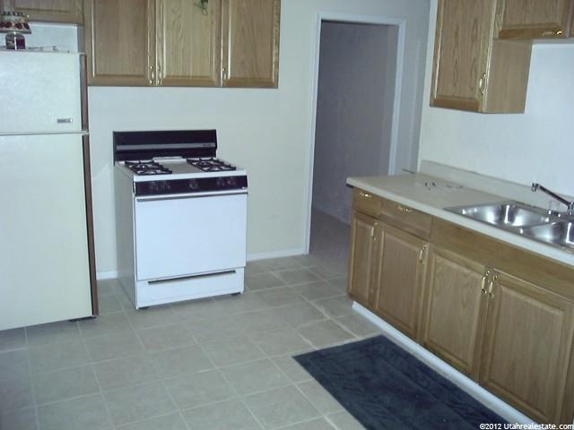 341 Glen Pl, Layton, UT 84041 — photo 3