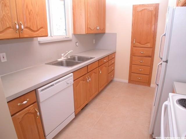 1009 Buchnell Dr, Sandy, UT 84094 — photo 2