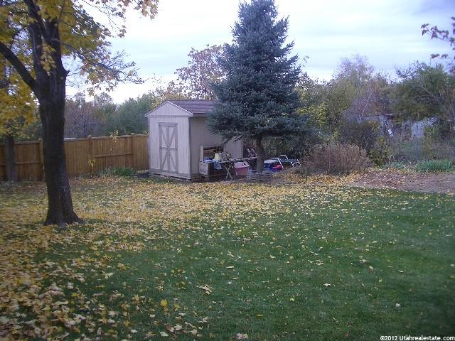 225 Briarwood Dr, Centerville, UT 84014 — photo 8