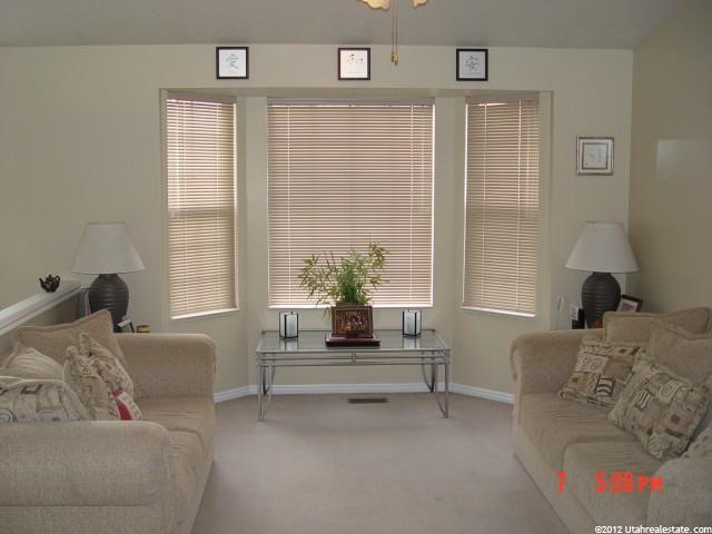 808 Meadow View Dr, Ogden, UT 84404 — photo 2