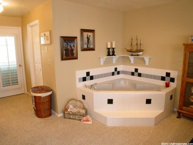 328 W 4050 N, Pleasant View, UT 84414 — photo 7