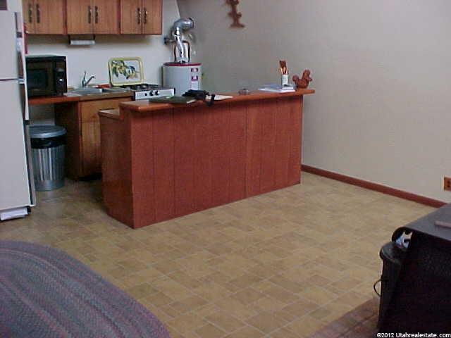 9442 E Deer Creek Dr, Timber Lakes, UT 84032 — photo 4