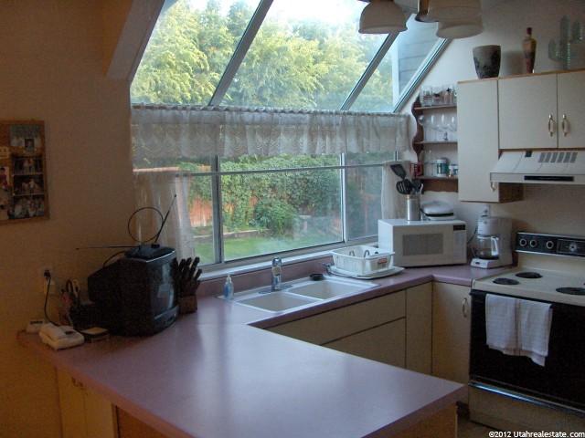 8119 S Angel St E, Sandy, UT 84070 — photo 2