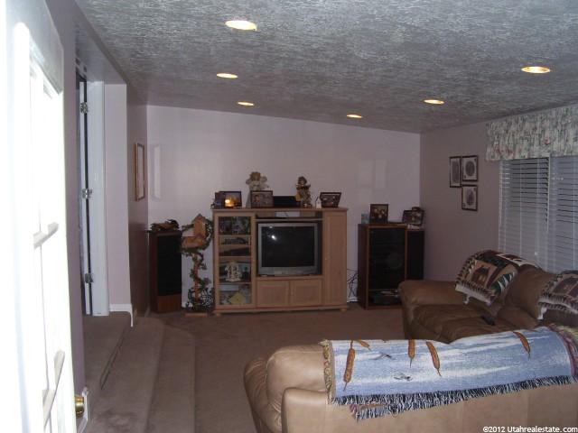 70 N Terrace Dr, Clearfield, UT 84015 — photo 5