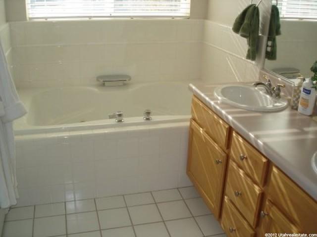 629 W 2075 N, Centerville, UT 84014 — photo 7