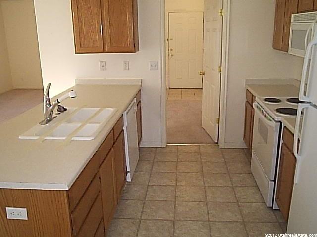 174 S Lynne School Ln, Ogden, UT 84404 — photo 2