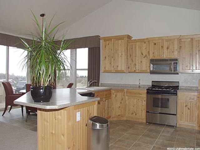 9754 S Bluffside Dr, Sandy, UT 84092 — photo 4