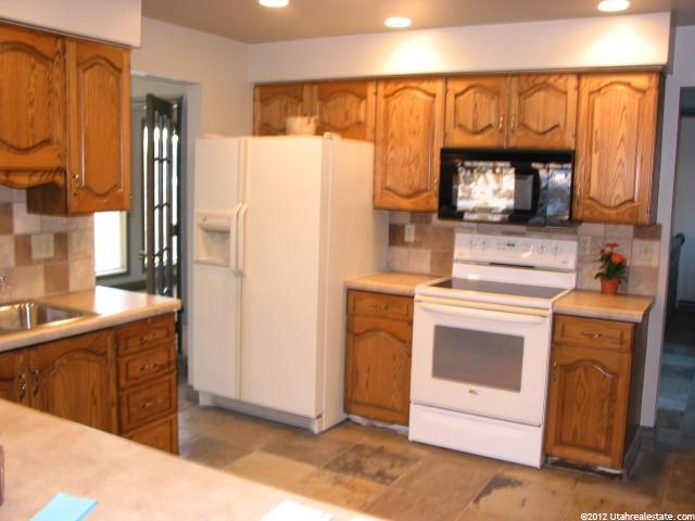 2726 Oak Ln, Layton, UT 84040 — photo 4