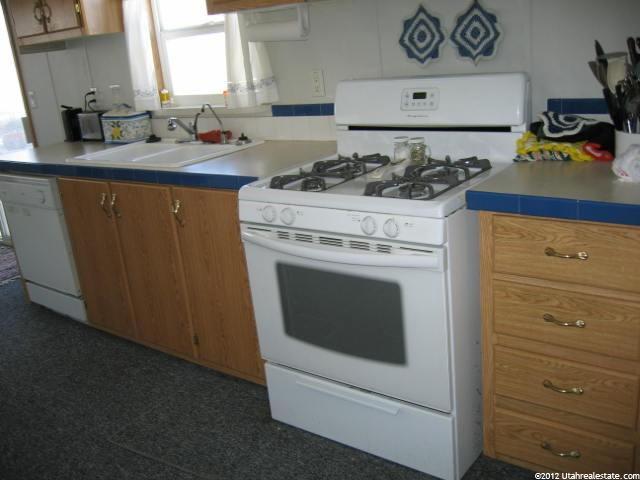 1095 S 1650 E, Clearfield, UT 84015 — photo 5
