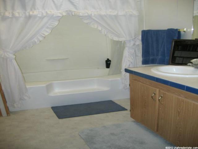 1095 S 1650 E, Clearfield, UT 84015 — photo 7