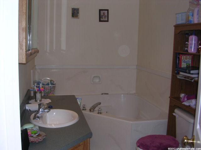 246 N 400 E, Fairview, UT 84629 — photo 4