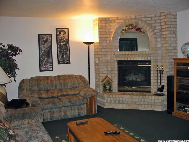 5021 Vista Dr, Roy, UT 84067 — photo 2