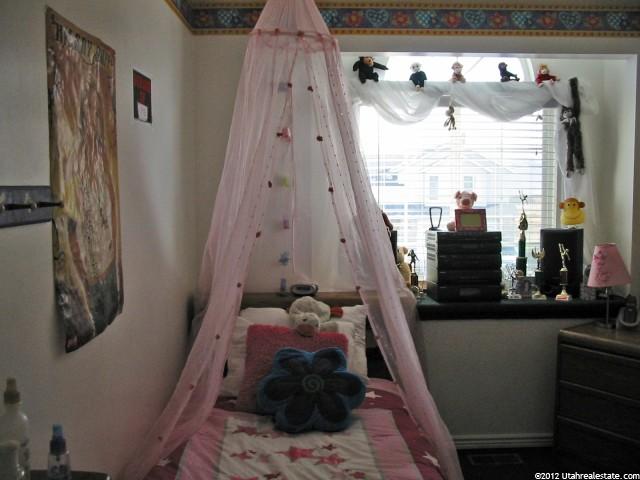 5021 Vista Dr, Roy, UT 84067 — photo 4