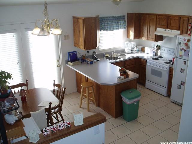 446 N 360 W, Clearfield, UT 84015 — photo 4