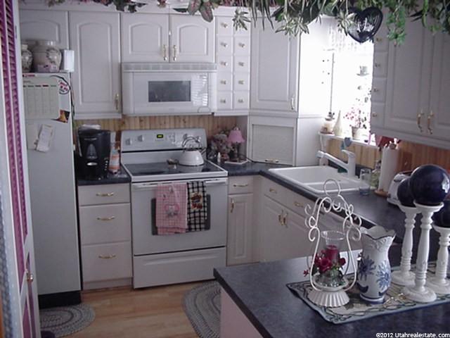 1751 N 670 W, Clinton, UT 84015 — photo 4